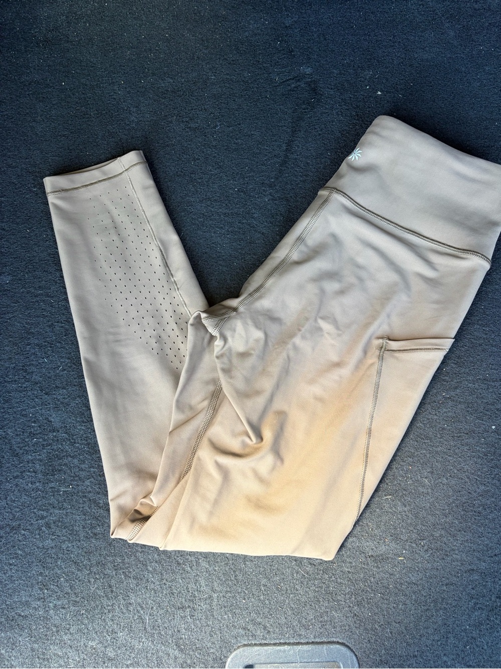Athleta Beige/Taupe Interval Stash Lasercut 7/8 Tights